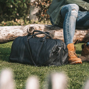 Melbourne Full-Grain Leather Weekender Bag レディース - Structured Side Profile Showing Gusset Depth &amp; Expansion Capacity