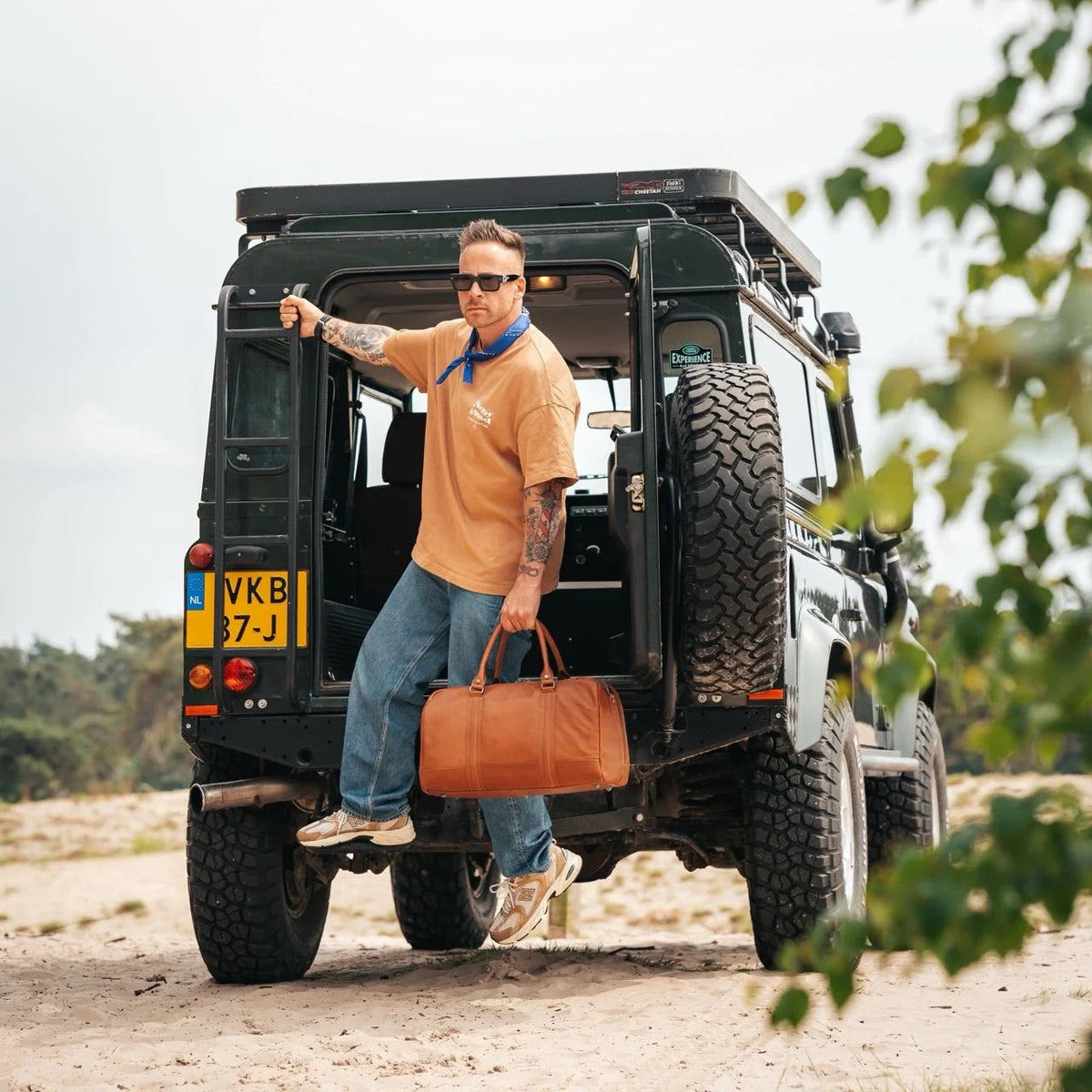 Perth Full-Grain Leather Weekender Bag レディース – alternate product view 3