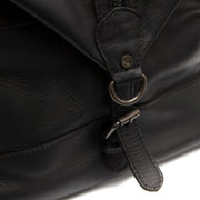 
Solid Antique Brass Hardware & Heavy-Duty Dual Zipper Detail on Portsmouth II フルグレインレザー ボストンバッグ