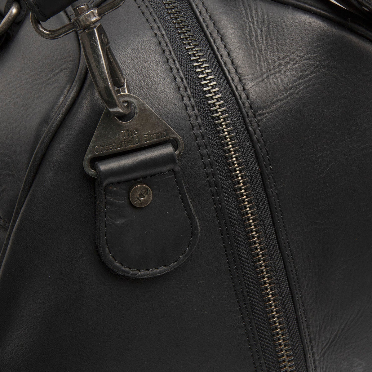 Volenza Full-Grain Leather Weekender Bag レディース - Structured Side Profile Showing Gusset Depth &amp; Expansion Capacity