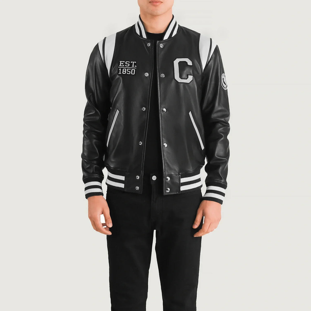 
Liberte California ブラック Leather Varsity レザージャケット メンズ in Black & White Sheepskin Leather - 正面スタイル＆テーラードシルエット | 公式オンライン通販