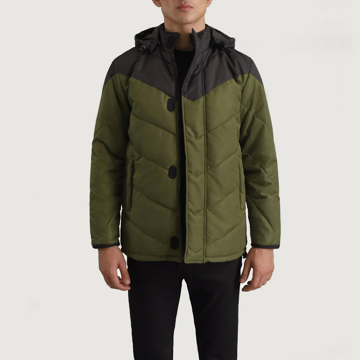 
Luka ブラック & グリーン Hooded Puffer レザージャケット メンズ in Black & Green Full-Grain Leather - 正面スタイル＆テーラードシルエット | 公式オンライン通販