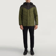 
Luka ブラック & グリーン Hooded Puffer レザージャケット メンズ - 袖の立体カッティングと洗練されたテーパードフィットを見せる側面ビュー