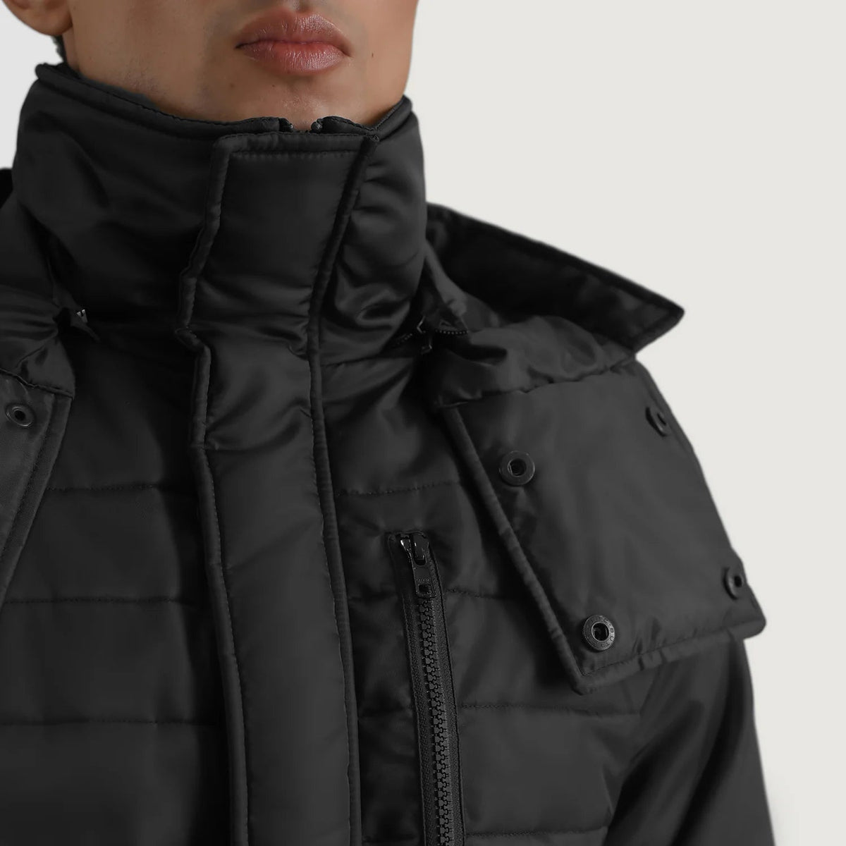 
内側ライニングビュー Showing Quilted Viscose Lining & 内側ユーティリティポケット2つ