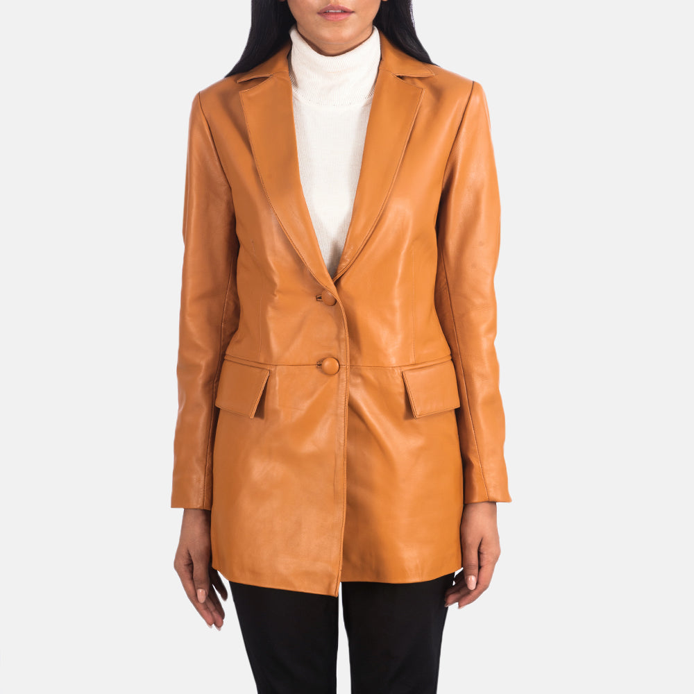 
Marilyn Tan Brown Leather Blazer in Tan Brown Sheepskin Leather - 正面スタイル＆テーラードシルエット | 公式オンライン通販