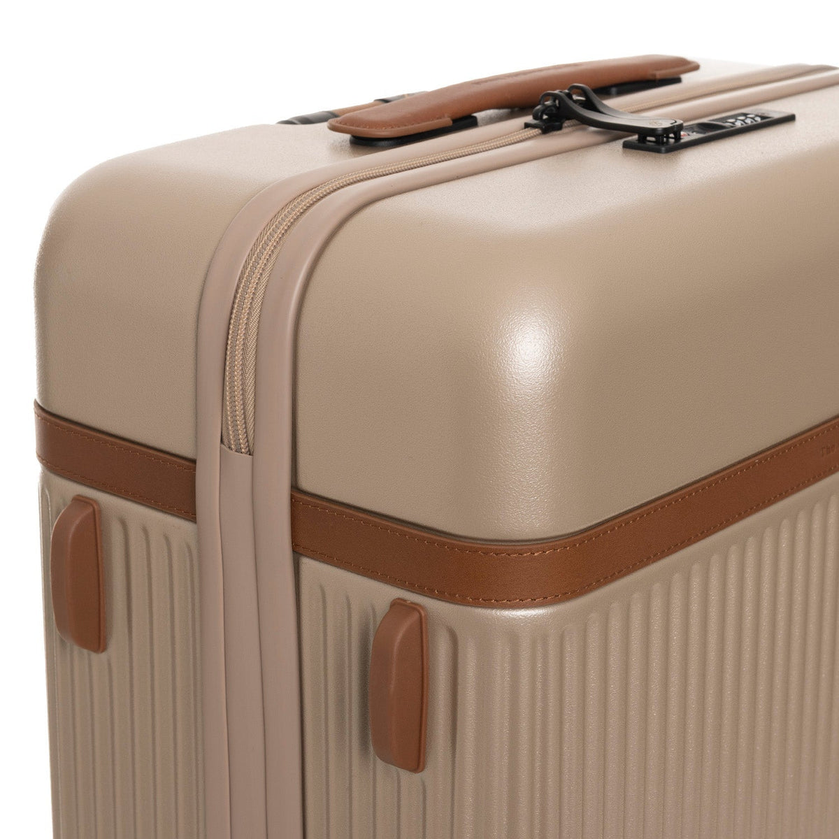 Tailored Rib Cuffs &amp; Hem Craftsmanship Construction Detail on Medium Suitcase Zuna レディース