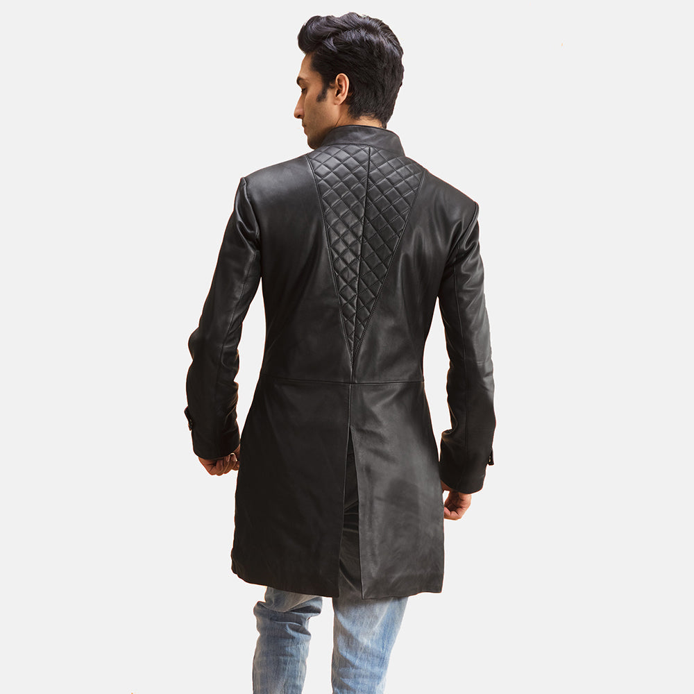 Men's Midlander キルティング ブラック レザーコート メンズ - Lateral Side Profile View Showing Sleeve Cut &amp; Athletic Taper Fit