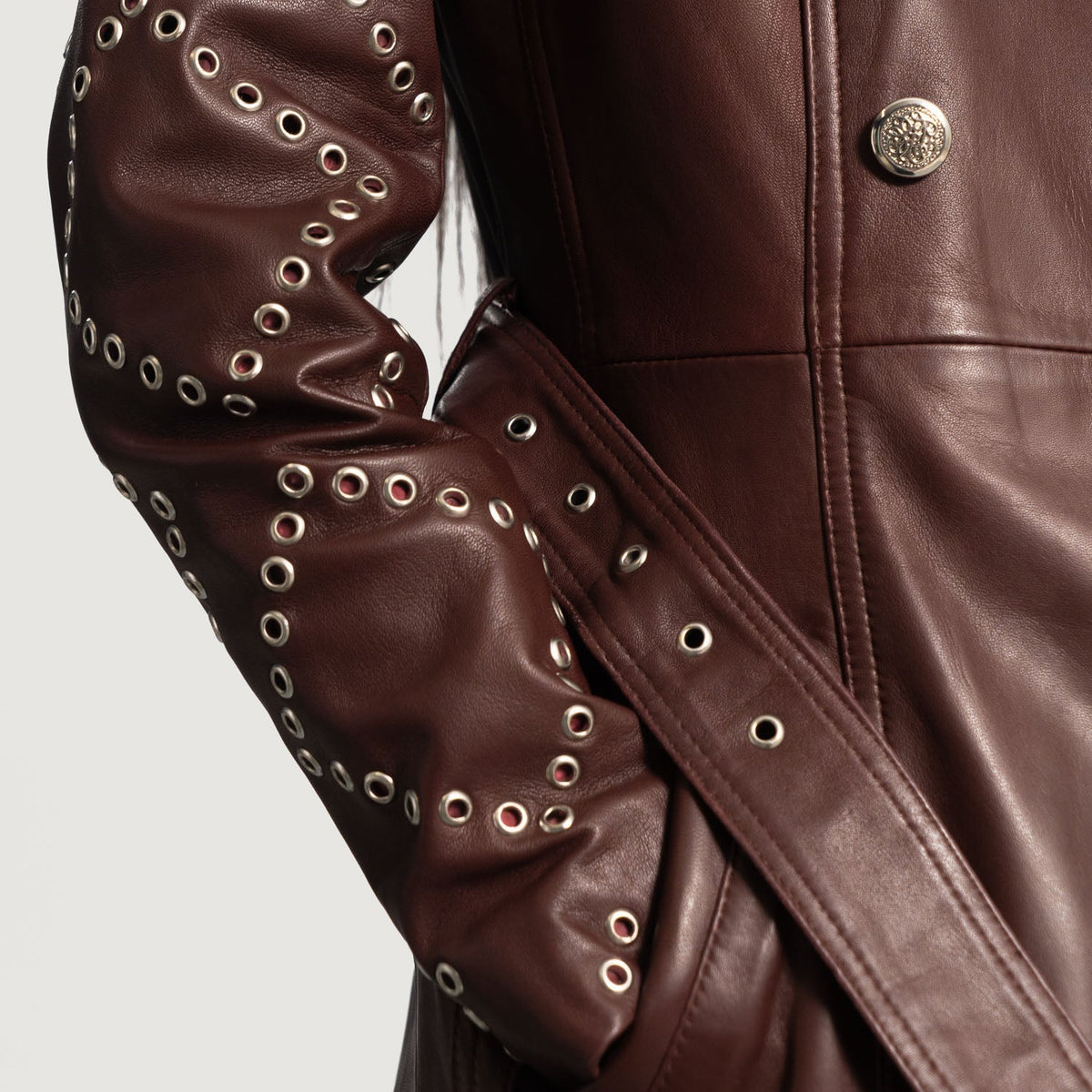 
クローズアップ詳細 of Notch & Button & Waist belt Hardware on Missoni マルーン レザートレンチコート レディース