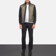 
Nashville キルティング グリーン Windbreaker レザージャケット メンズ - 袖の立体カッティングと洗練されたテーパードフィットを見せる側面ビュー
