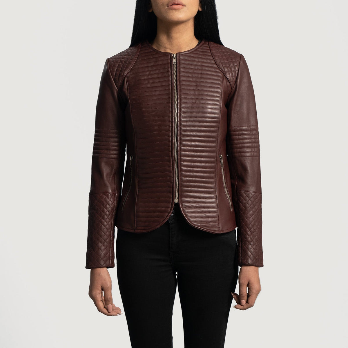 
Nexi Quilted Maroon Leather Jacket in Maroon Sheepskin Leather - 正面スタイル＆テーラードシルエット | 公式オンライン通販