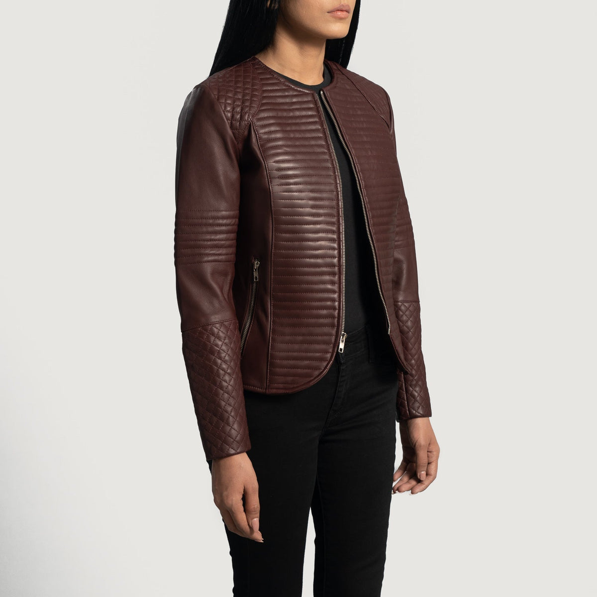 
Maroon Sheepskin Leather Biker Jacket - 美しい肩のラインと裾の仕立てが際立つ背面ビュー