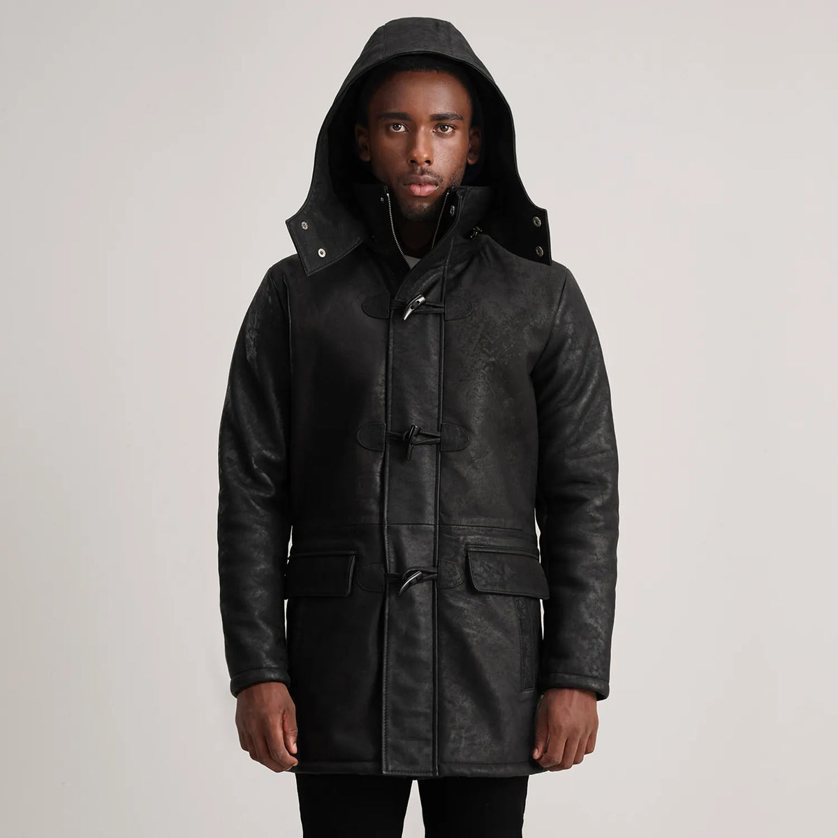 
クローズアップ詳細 of Band collar & Zipper with Toggle button Hardware on Nolan Black Snuffed Leather Duffle Coat