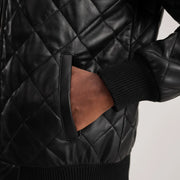 
内側ライニングビュー Showing Quilted Polyester Lining & 内側ユーティリティポケット2つ