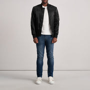 
クローズアップ詳細 of Varsity & Zipper Hardware on Quinton MA-1 ブラック レザーボンバージャケット メンズ