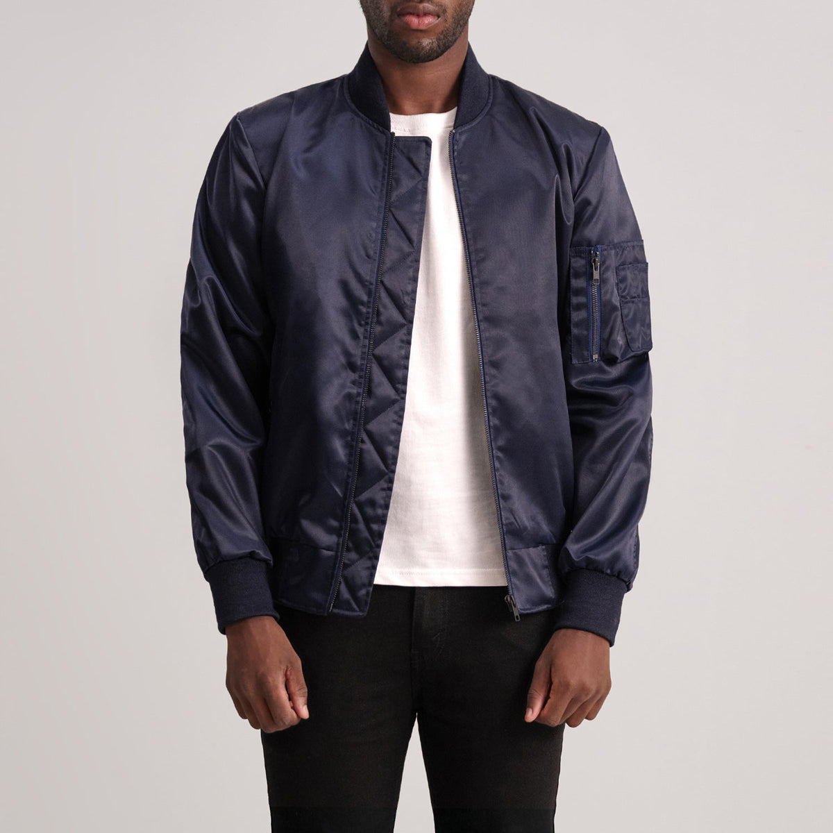 Quinton MA-1 ブルー レザーボンバージャケット メンズ - Lateral Side Profile View Showing Sleeve Cut &amp; Athletic Taper Fit