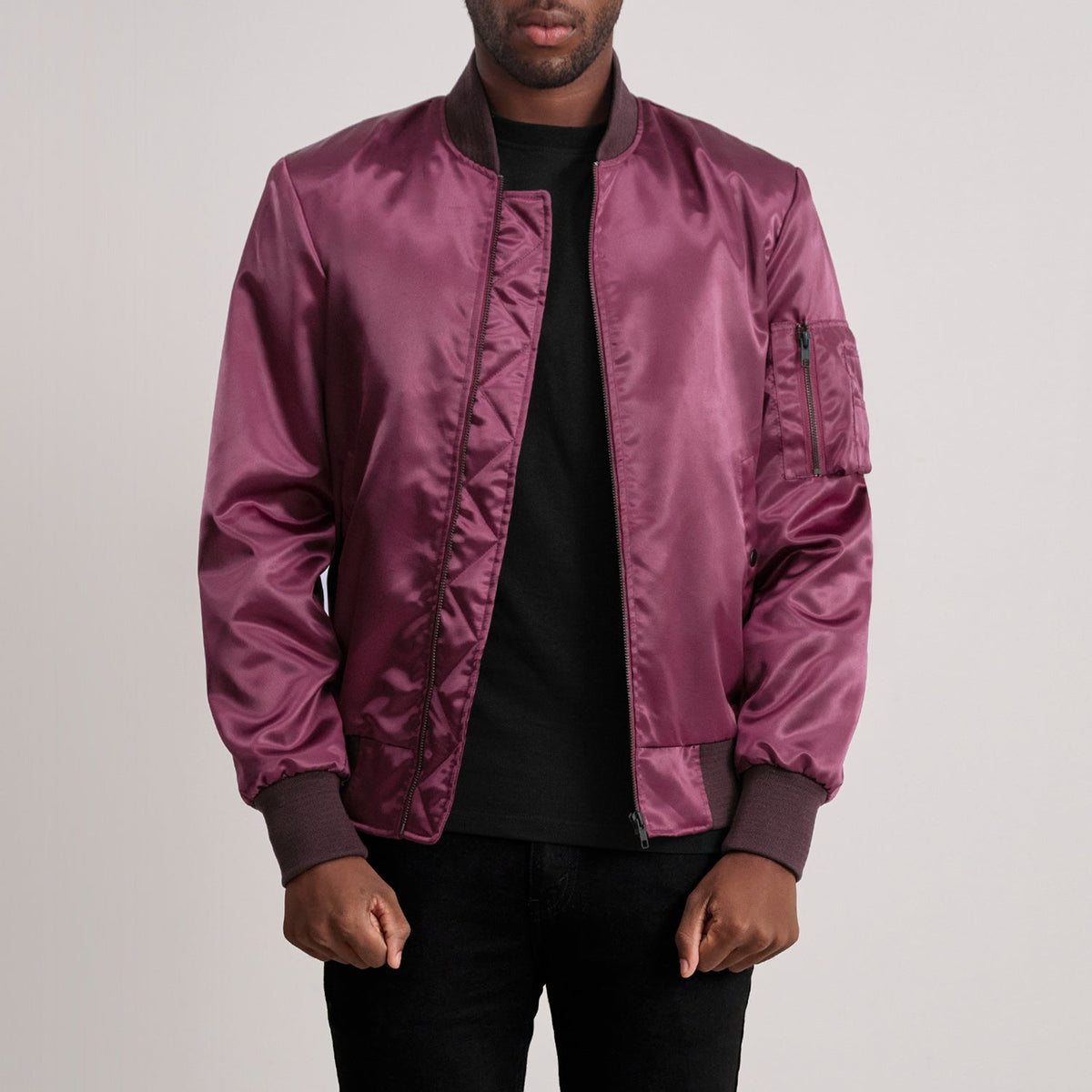 Quinton MA-1 マルーン レザーボンバージャケット メンズ - Lateral Side Profile View Showing Sleeve Cut &amp; Athletic Taper Fit