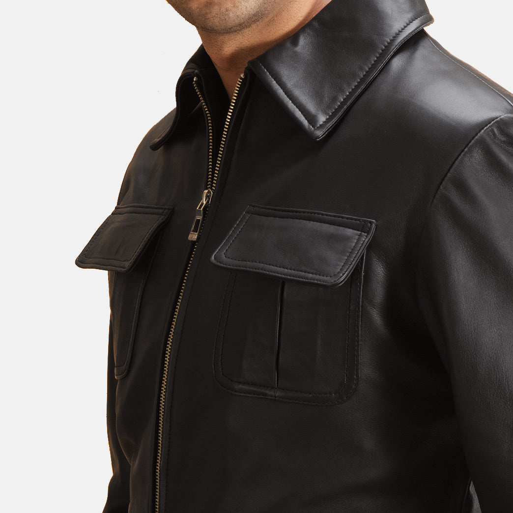 Close-Up Detail of Shirt &amp; Zipper Hardware on Raven ブラック レザージャケット メンズ