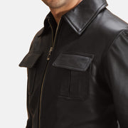 Close-Up Detail of Shirt &amp; Zipper Hardware on Raven ブラック レザージャケット メンズ