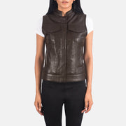 
クローズアップ詳細 of Band & Zipper with Button Flap Hardware on Rayne Moto ブラウン レザーベスト レディース