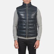 Close-Up Detail of Classic Collar &amp; Zipper with Dual Puller Hardware on Men's Reeves ブルー Leather Puffer Vest メンズ