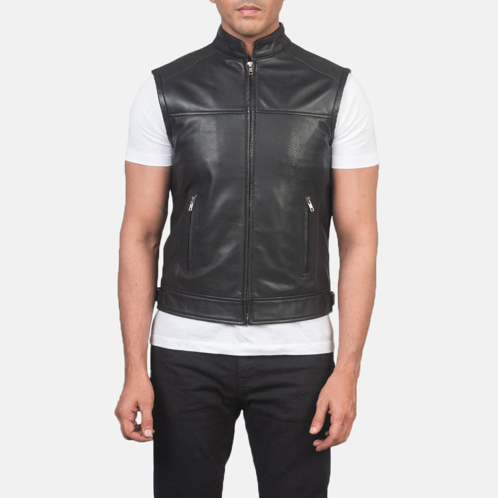 
クローズアップ詳細 of Band & Zipper Hardware on Roland ブラック Leather Biker Vest メンズ