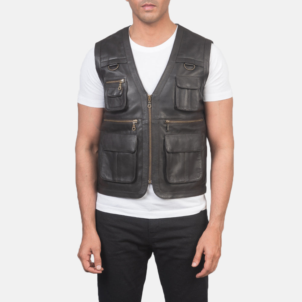 
クローズアップ詳細 of Classic Collar & Zipper Hardware on サファリ ブラウン レザーベスト メンズ