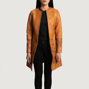 Women's Sandy タン / キャメル Dye レザーコート レディース - Lateral Side Profile View Showing Sleeve Cut &amp; Athletic Taper Fit