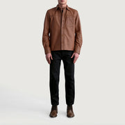 Close-Up Detail of Shirt &amp; Buttons Hardware on Scout Matte ブラウン Leather Shirt メンズ