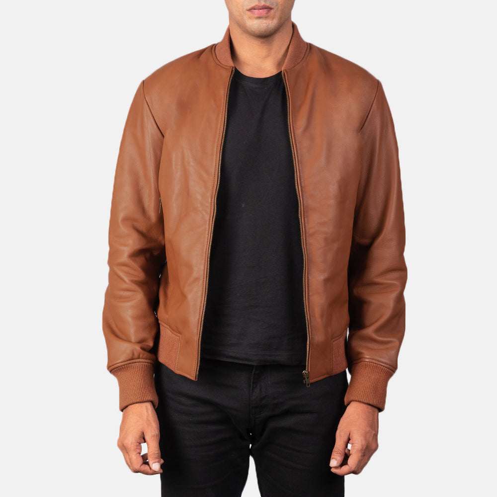 Men's Shane ブラウン レザーボンバージャケット メンズ in Brown Sheepskin Leather - Front Profile View &amp; Tailored Silhouette | Buy Online