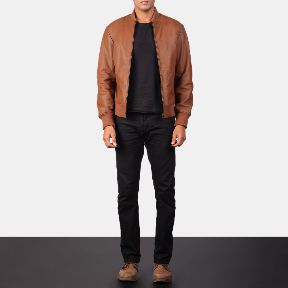Men's Shane ブラウン レザーボンバージャケット メンズ - Lateral Side Profile View Showing Sleeve Cut &amp; Athletic Taper Fit