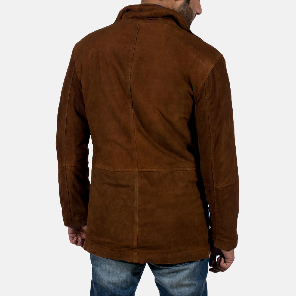 Close-Up Detail of High neck &amp; Zipper with Button Flap Hardware on Men's Sheriff ブラウン スエードジャケット メンズ