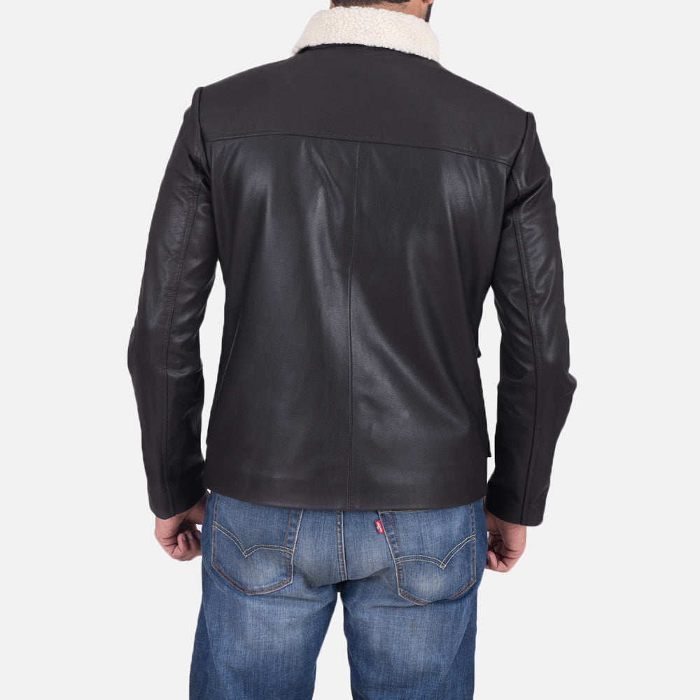 Men's Snow Cole ブラック レザージャケット メンズ - Lateral Side Profile View Showing Sleeve Cut &amp; Athletic Taper Fit