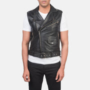 Close-Up Detail of Notch &amp; Zipper Hardware on Men's Sullivan ブラック Leather Biker Vest メンズ