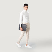 
The Baxter Leather Laptop Sleeve レディース レディース – alternate product view 2