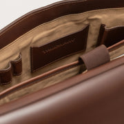 
内側ライニングビュー Showing Dedicated Padded Laptop Sleeve & Multi-Compartment Organization