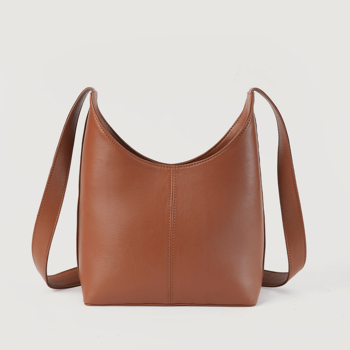 
クローズアップ詳細 of Classic Collar & Heavy-Duty Zipper Hardware on The Stefani Brown Leather Hobo Bag For Women