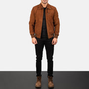 Men's Tomchi タン Suede レザージャケット メンズ - Lateral Side Profile View Showing Sleeve Cut &amp; Athletic Taper Fit
