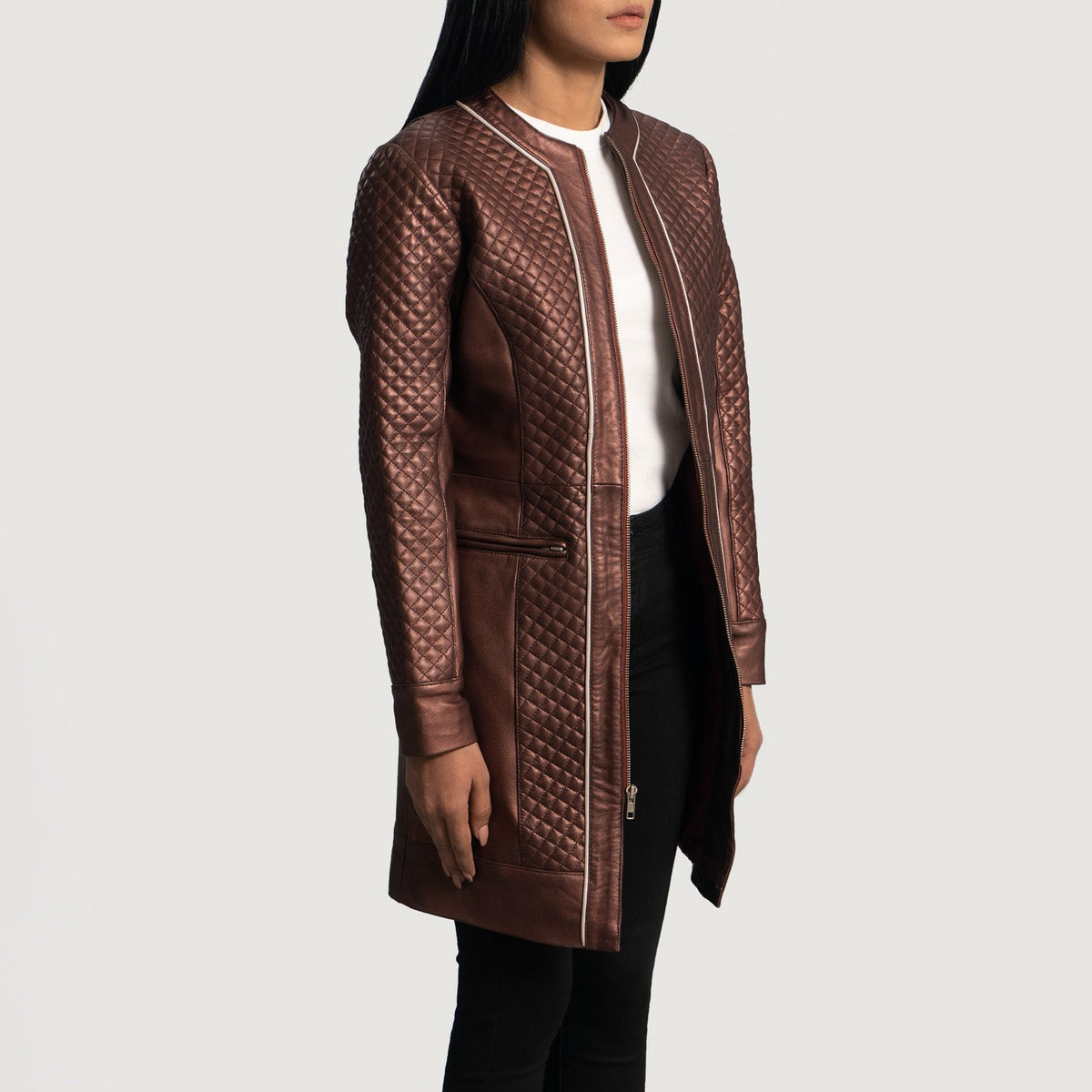 
Maroon Sheepskin leather Coat - 美しい肩のラインと裾の仕立てが際立つ背面ビュー