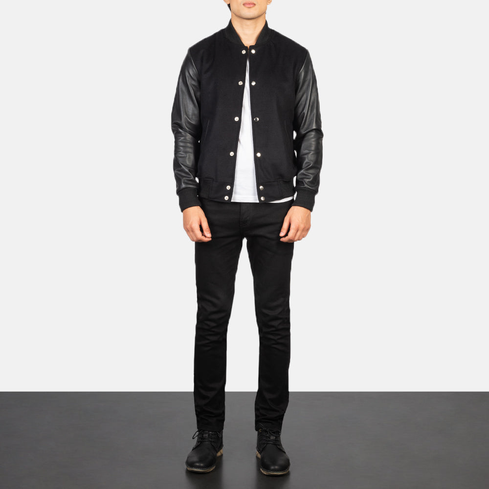 Men's Vaxton ブラック Hybrid Varsity レザージャケット メンズ - Lateral Side Profile View Showing Sleeve Cut &amp; Athletic Taper Fit
