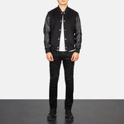 Men's Vaxton ブラック Hybrid Varsity レザージャケット メンズ - Lateral Side Profile View Showing Sleeve Cut &amp; Athletic Taper Fit