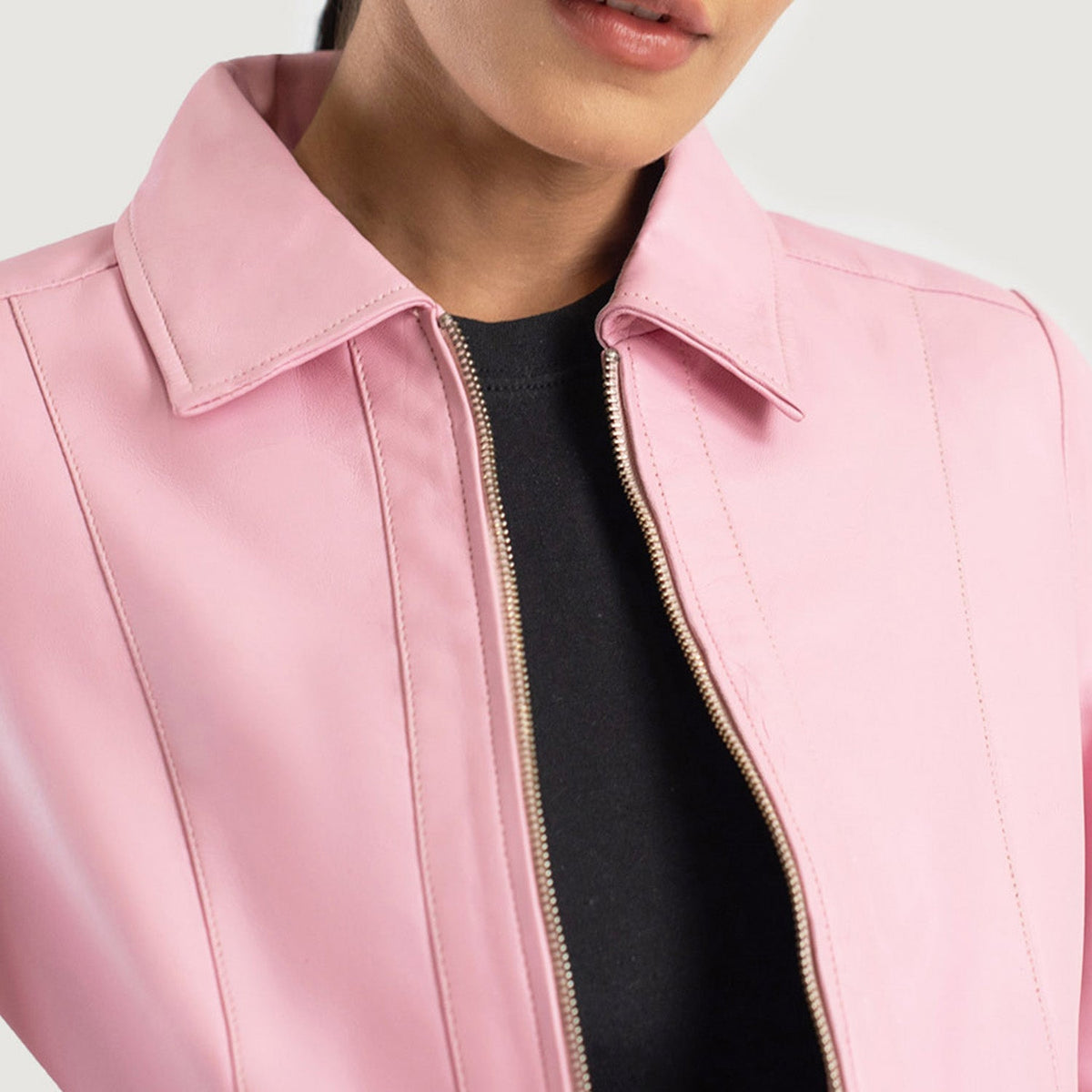 
内側ライニングビュー Showing Quilted Polyester Lining & 内側ユーティリティポケット2つ