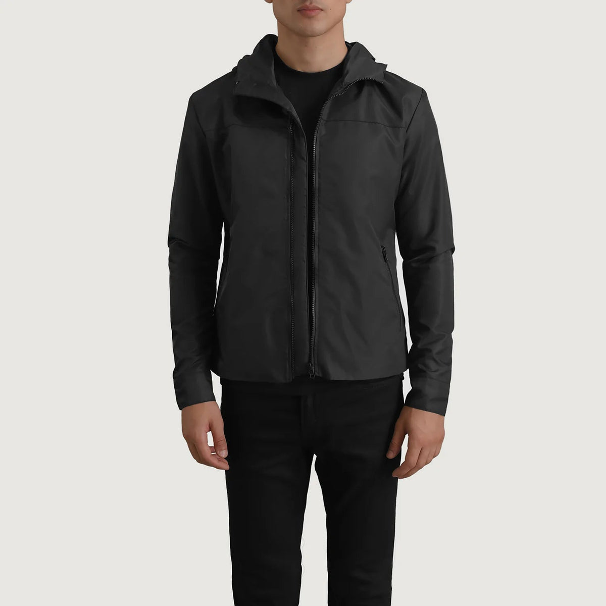 
Wesley ブラック Hooded Windbreaker レザージャケット メンズ ブラック カウハイド本革 - 正面スタイル＆テーラードシルエット | 公式オンライン通販