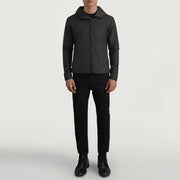 
Wesley ブラック Hooded Windbreaker レザージャケット メンズ - 袖の立体カッティングと洗練されたテーパードフィットを見せる側面ビュー