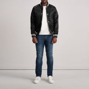 Close-Up Detail of Varsity &amp; Button Hardware on Xander ブラック Varsity レザージャケット メンズ