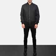 Men's Zack ブラック レザーボンバージャケット メンズ - Lateral Side Profile View Showing Sleeve Cut &amp; Athletic Taper Fit