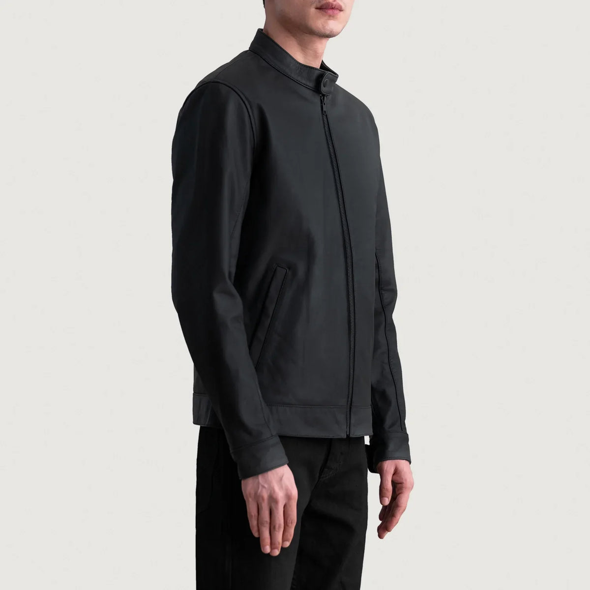 
Matte Black Cowhide Leather Biker Jacket - 美しい肩のラインと裾の仕立てが際立つ背面ビュー